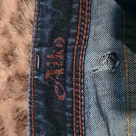 Silver Jeans - Picture 5 of 8